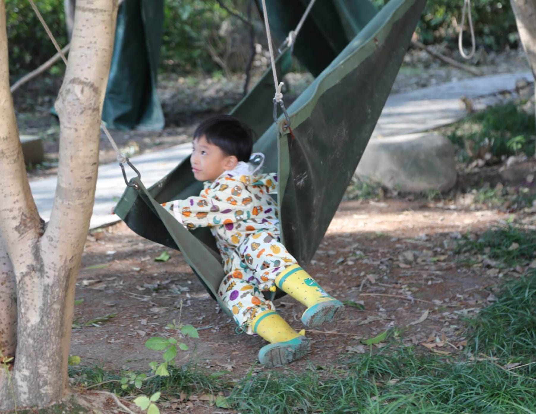 At WISS, 2.5-year-old children are in contact with the natural environment and build a strong relationship with it by becoming explorers, developing curiosity, and creativity. 
